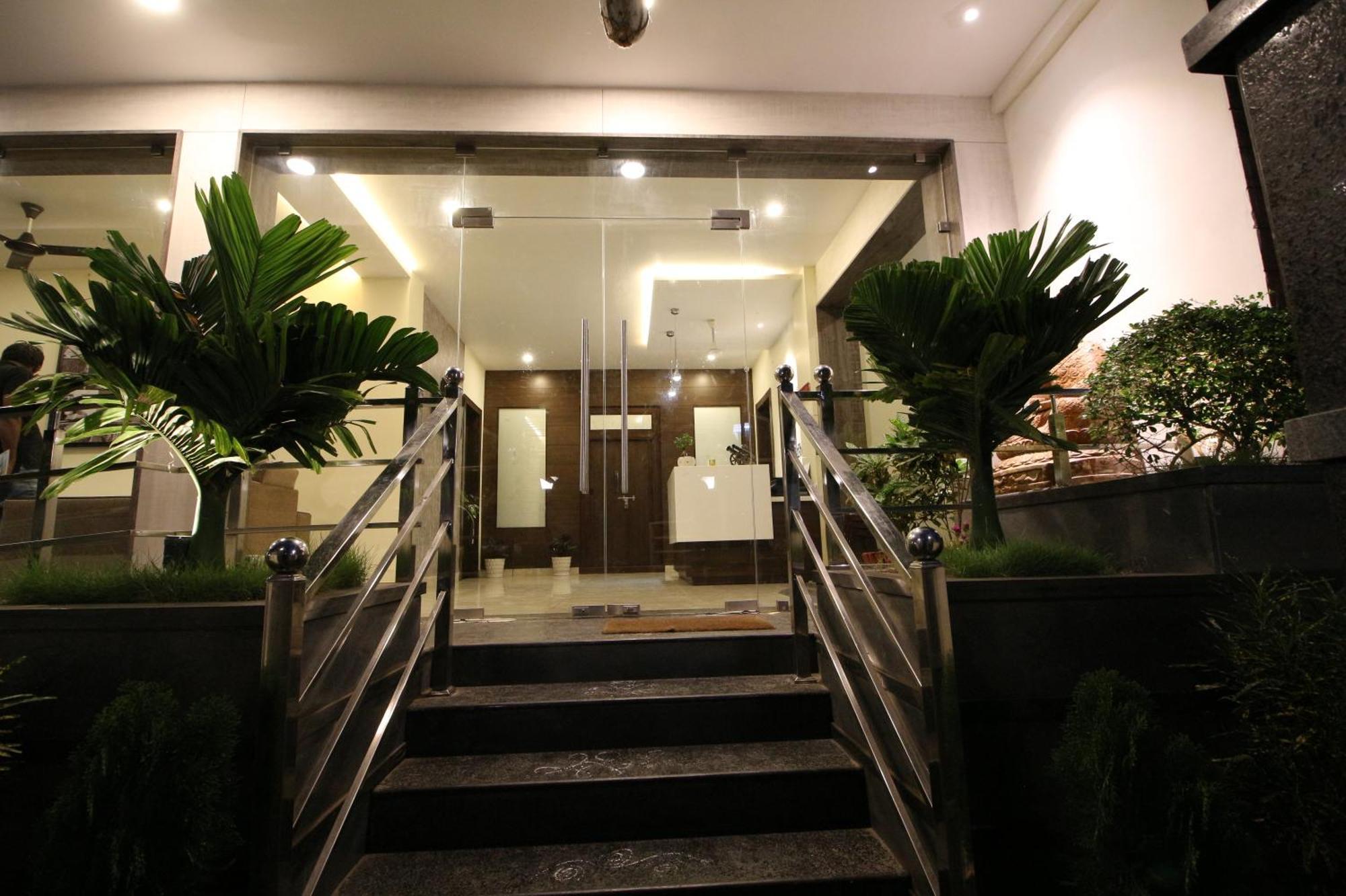 The Butterfly Luxury Serviced Apartments Visakhapatnam Eksteriør billede